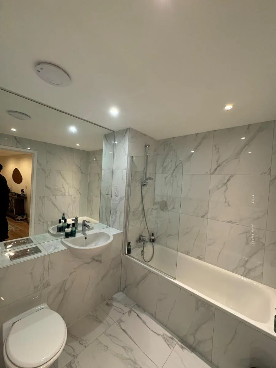 Image 3 of Luxury flat with FREE parking & easy tube access!