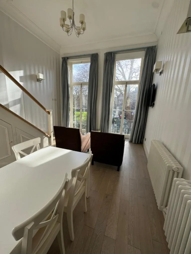 Image 4 of Luxury mezzanine apartment in Kensington / Earls Court Garden Square
