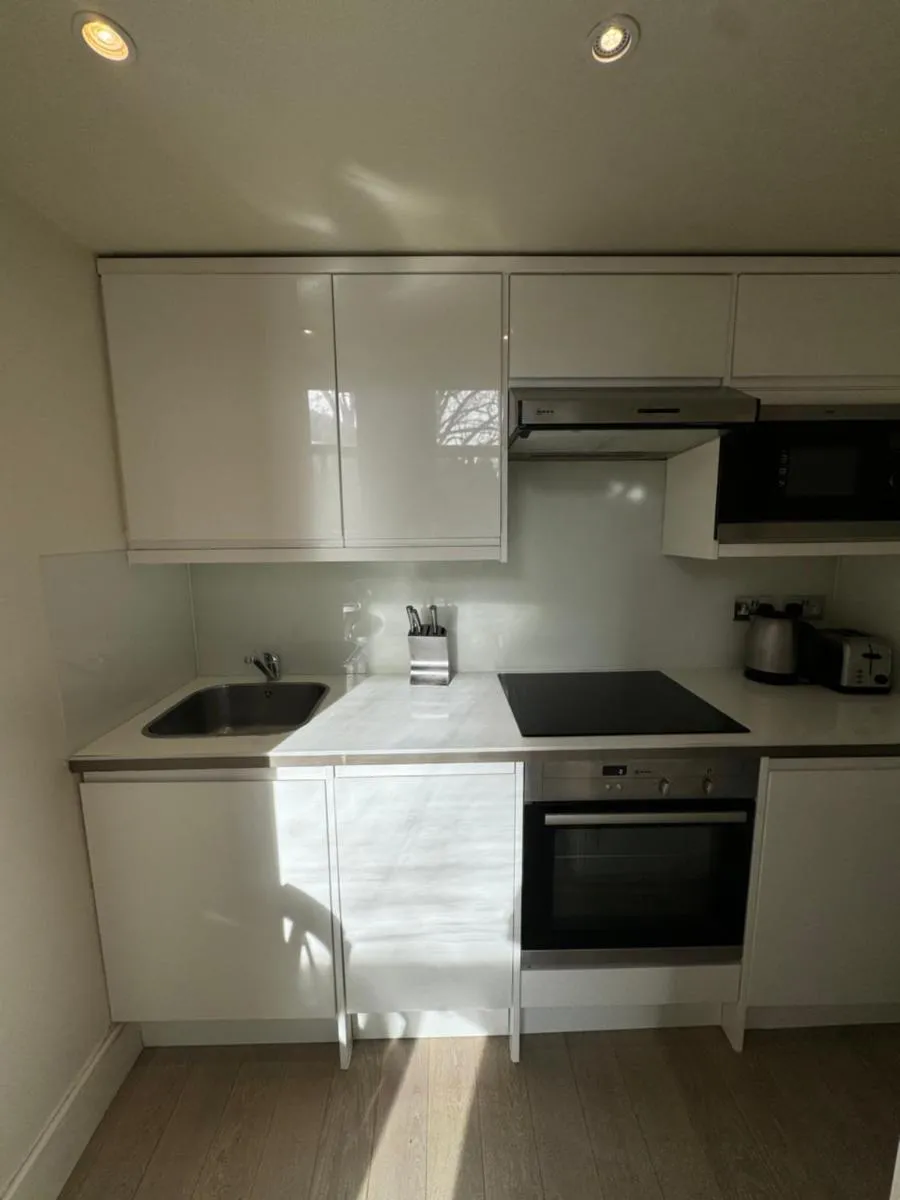 Image 3 of Luxury mezzanine apartment in Kensington / Earls Court Garden Square