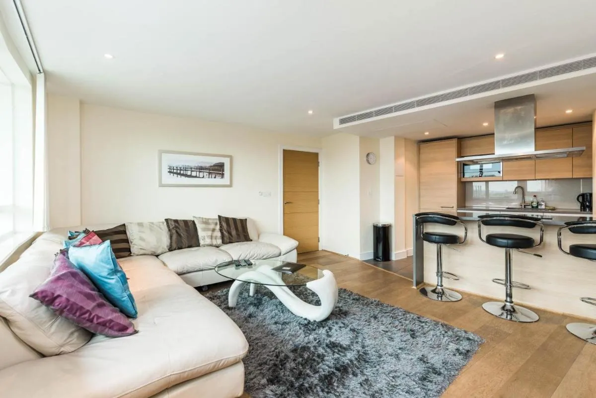 Image 4 of Luxury modern 2BD flat in centre