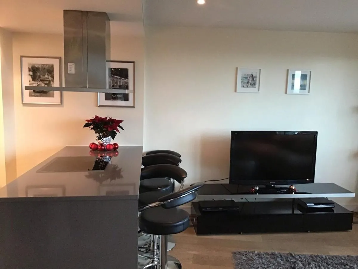 Image 5 of Luxury modern 2BD flat in centre
