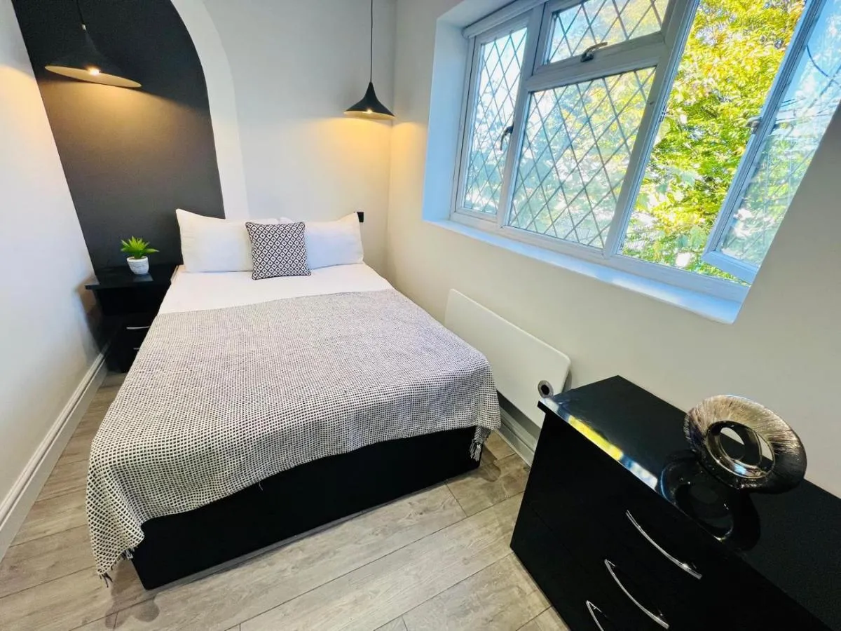 Image 4 of Luxury studios central London, perfect spot for tourists