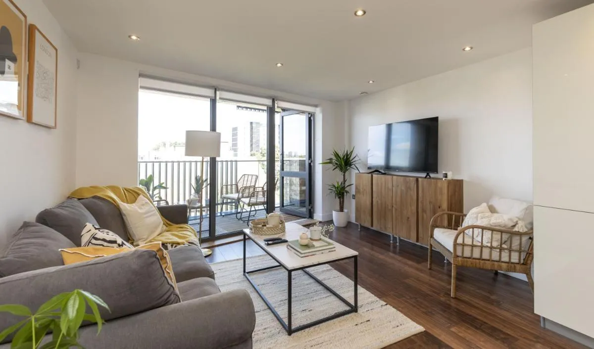 Image 5 of MODERN LUXE APT just 10 MINS from TOWER BRIDGE! EASY ACCESS TO TUBE AND BUS