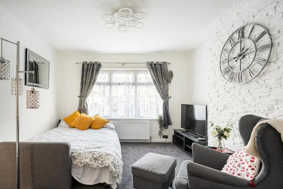 Image 5 of MOYDOM Cosy Apt sleeps 4 with self breakfast & carpark