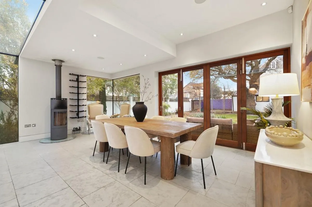 Image 4 of MUR1 – Modern and Stylish 6-bed House in Wimbledon