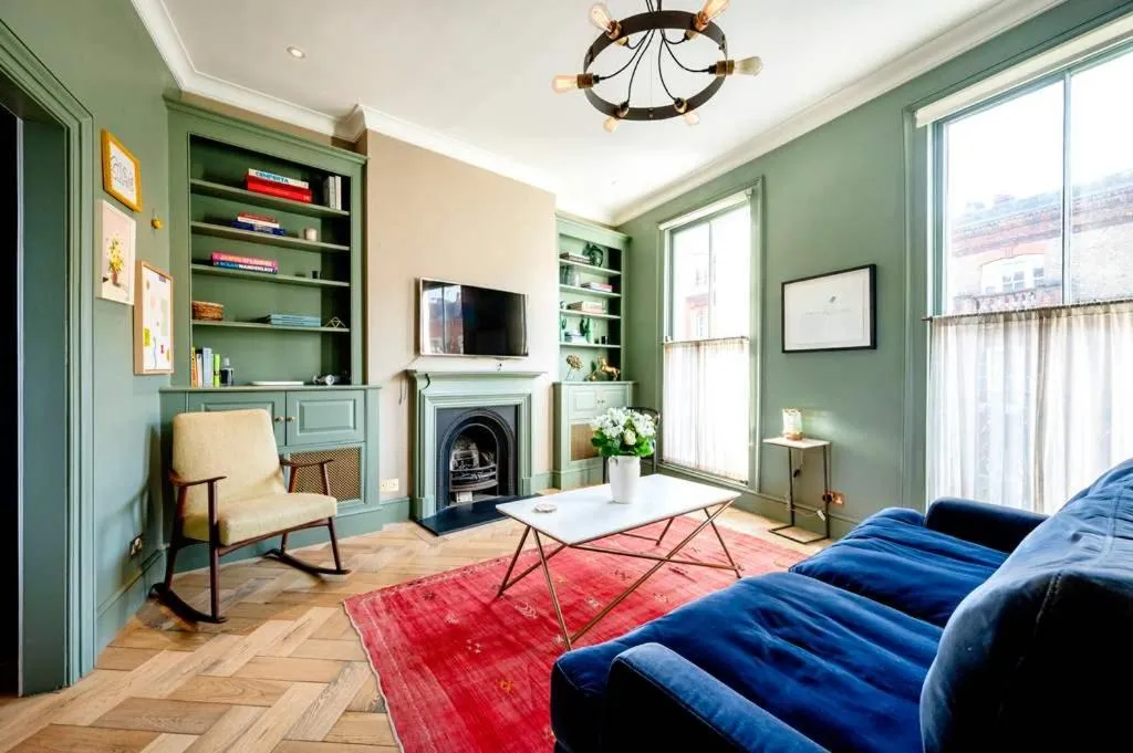 Image 4 of Made in Chelsea- 2 bed by Out of Office Lifestyle