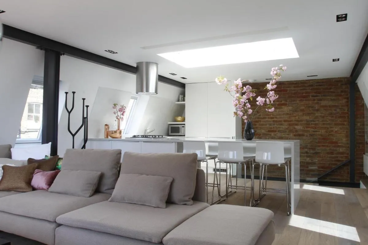 Image 4 of Magical Urban Retreat