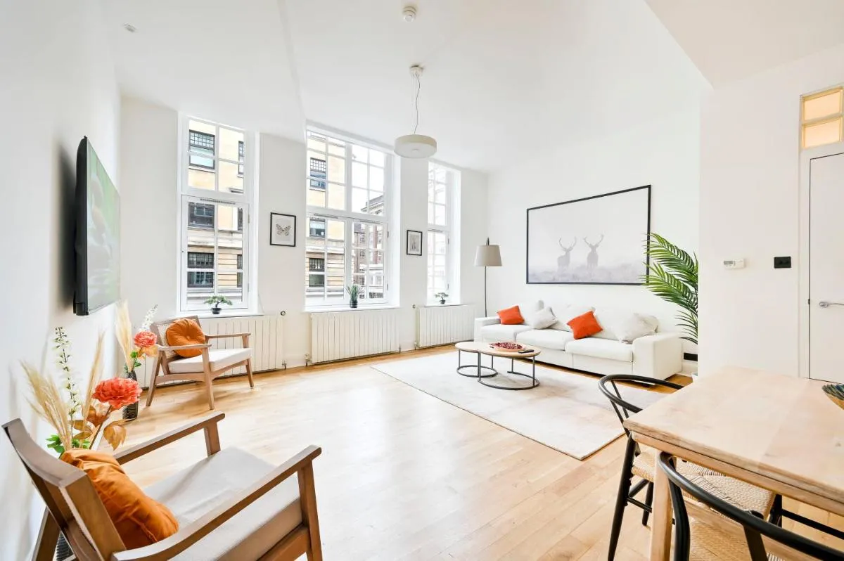 Image 4 of Magnificent 2 Bed Fitzrovia Apartment