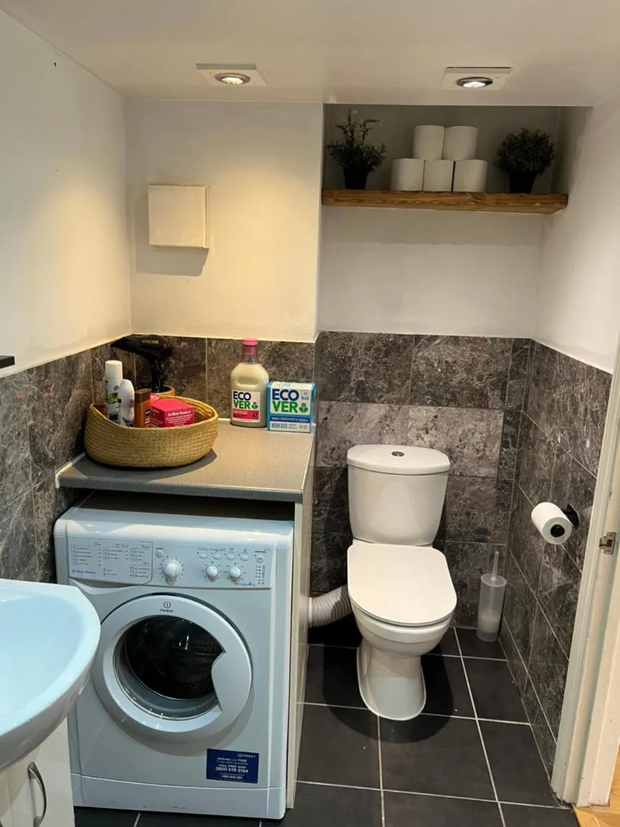 Image 3 of Maisonette Studio Flat in Putney