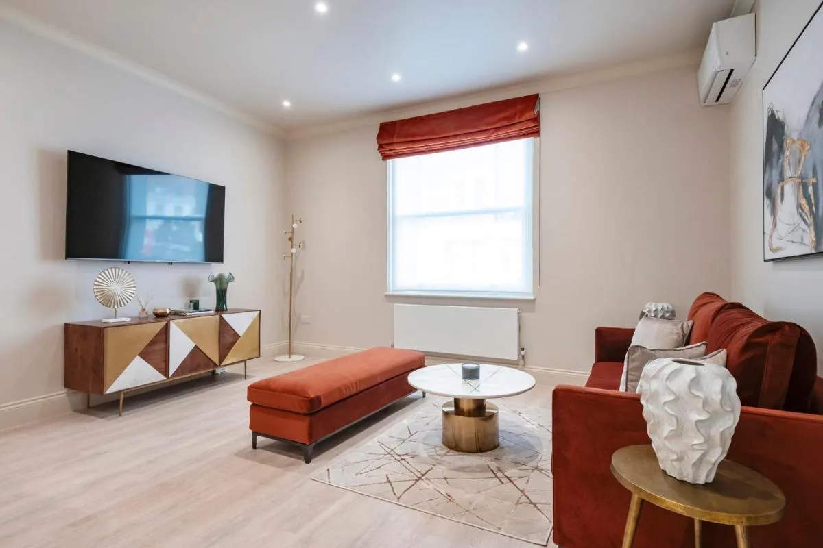 Image 5 of Marble Arch Suite 1