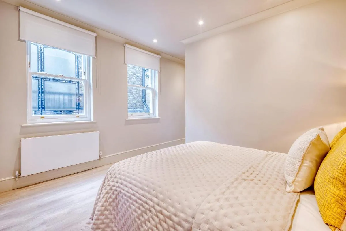 Image 5 of Marble Arch Suite 3