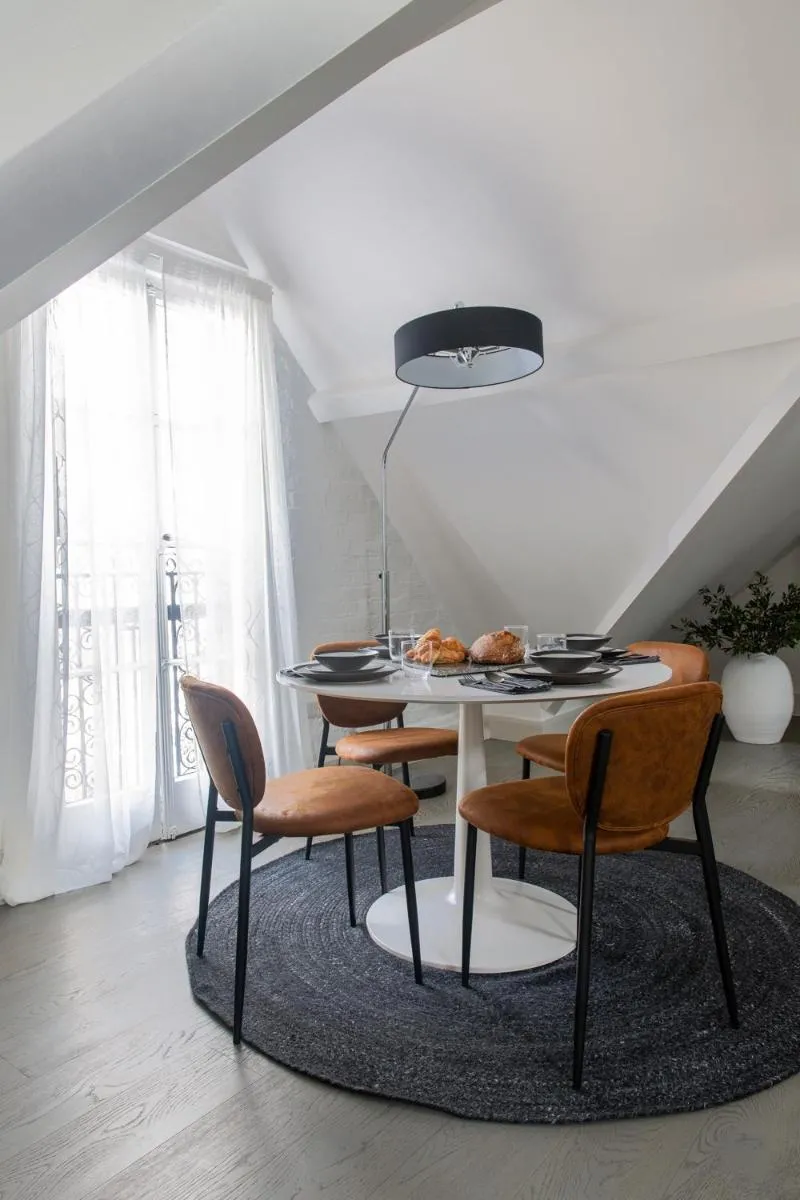 Image 5 of Mayfair Loft Apartment!