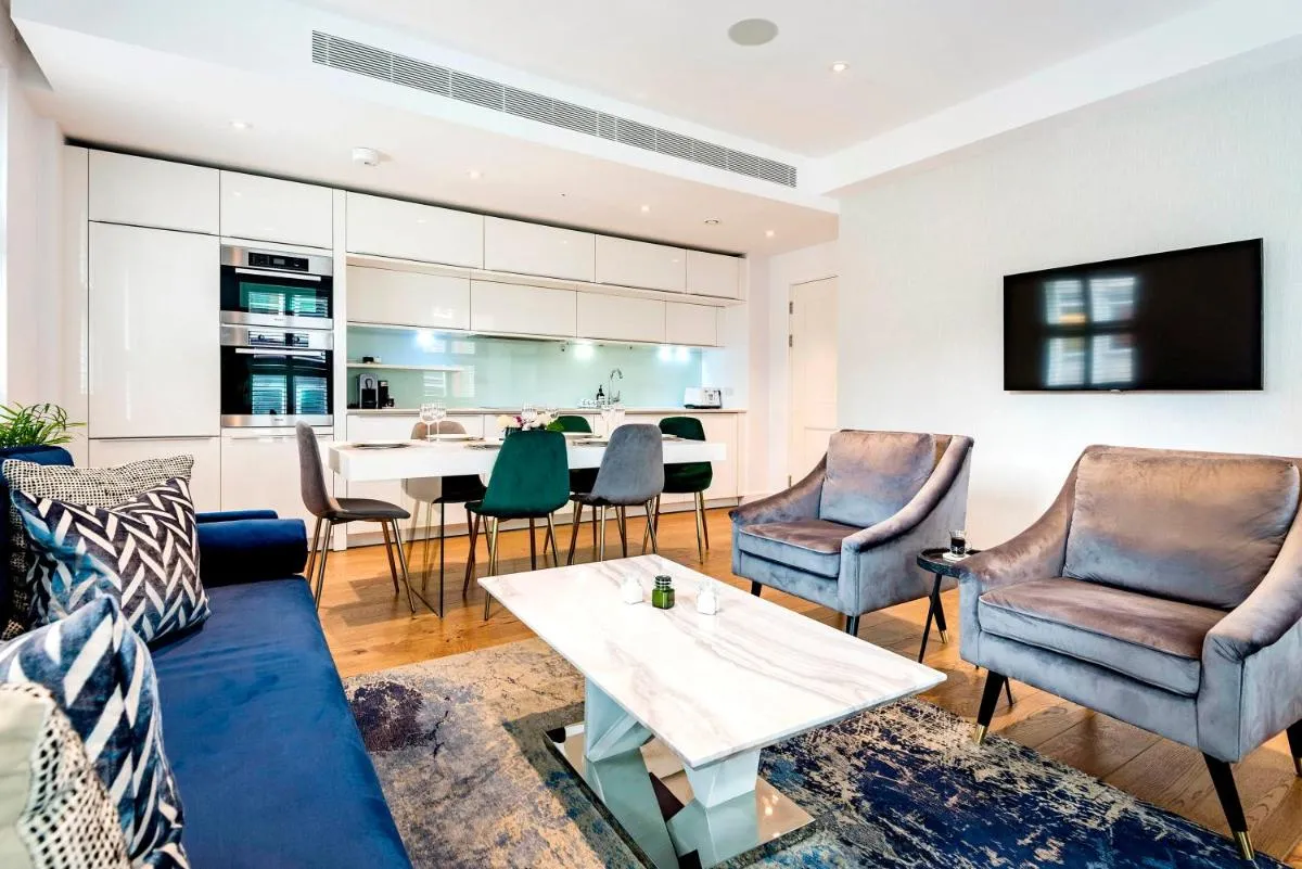 Image 5 of Mayfair Magic