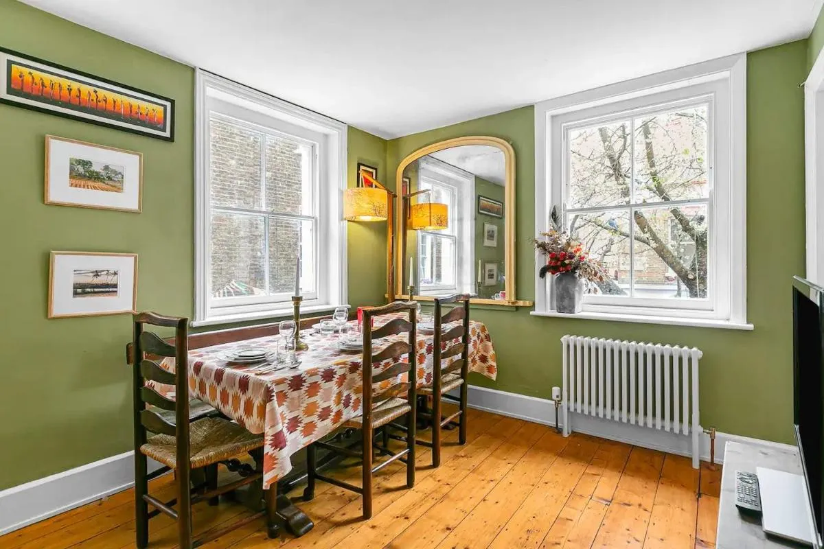 Image 4 of Mayfair Periodic Home from Home – Pass the Keys