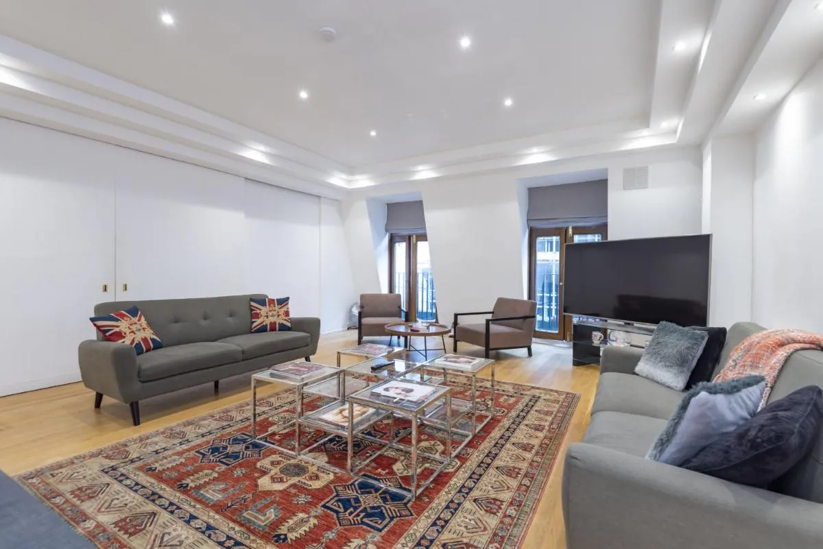 Image 4 of Mayfair Piccadilly Apartment