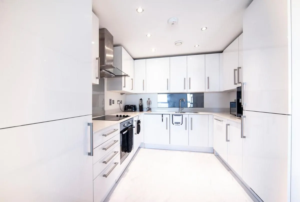 Image 4 of Modern 12th Floor | Balcony Striking London View