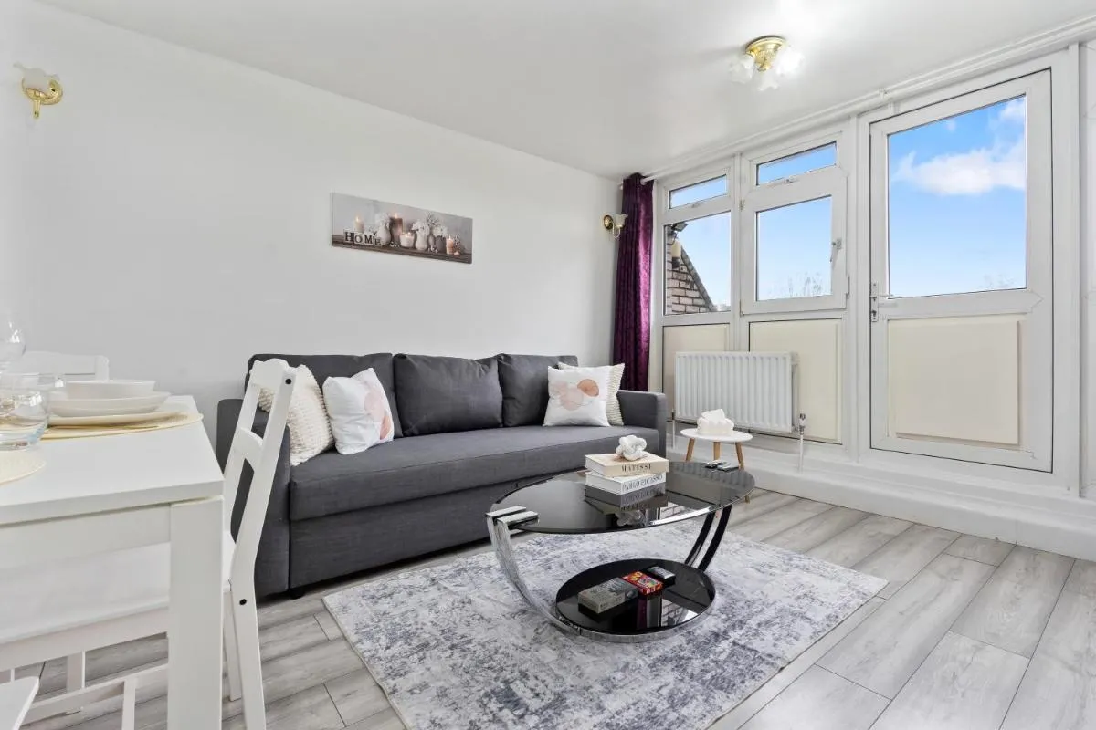 Image 4 of Modern 1-Bedroom Stockwell Apartment 15 mins to Central London – Perfect Base for Exploring London