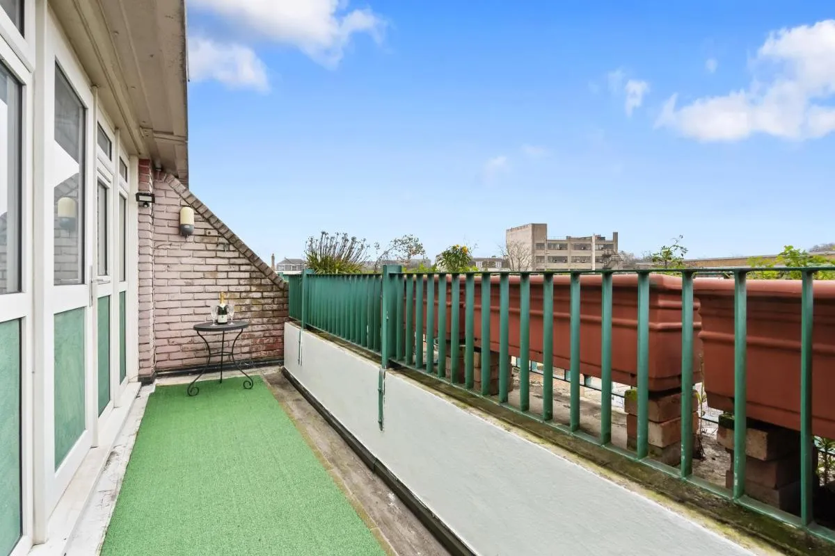 Image 5 of Modern 1-Bedroom Stockwell Apartment 15 mins to Central London – Perfect Base for Exploring London