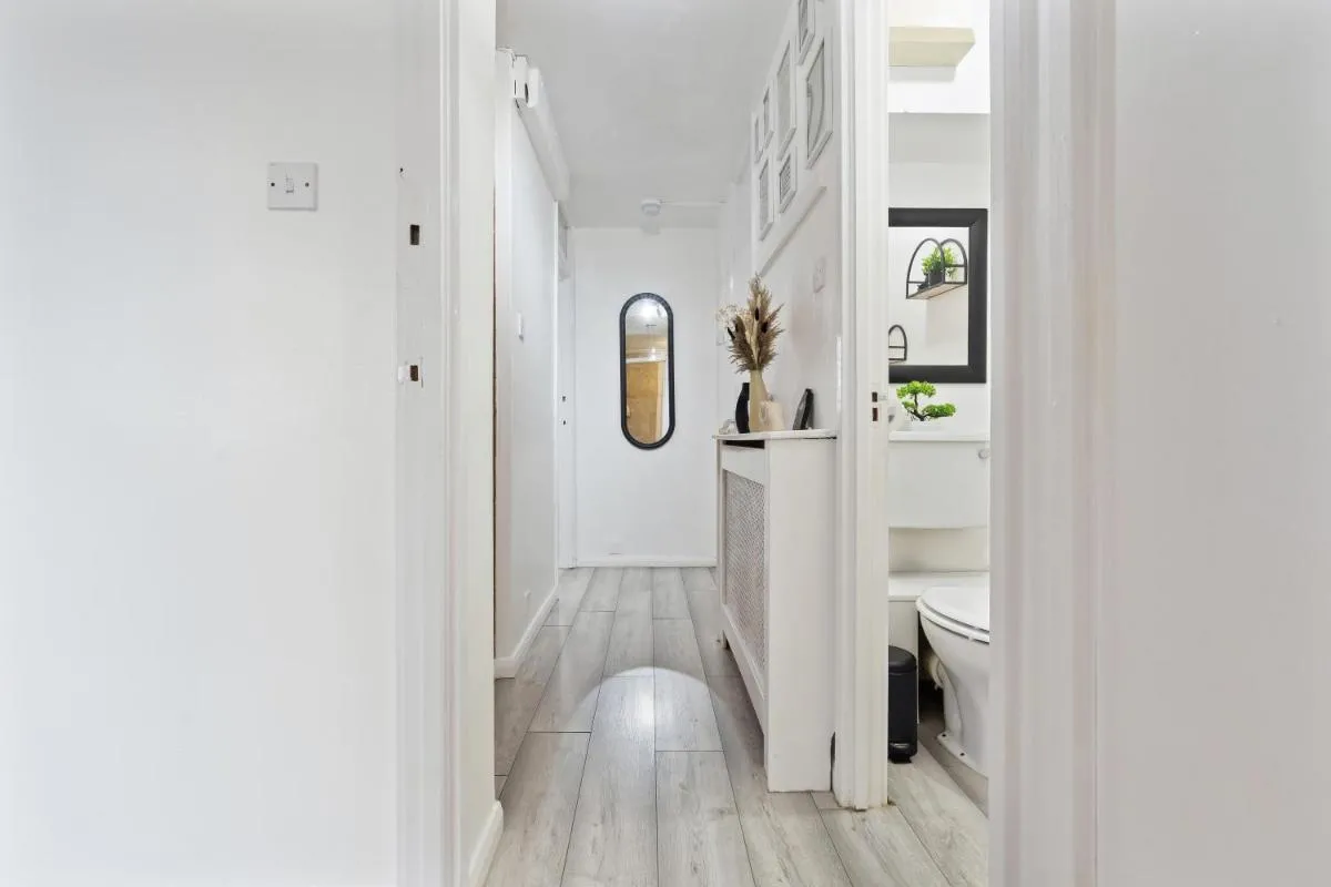 Image 3 of Modern 1-Bedroom Stockwell Apartment 15 mins to Central London – Perfect Base for Exploring London