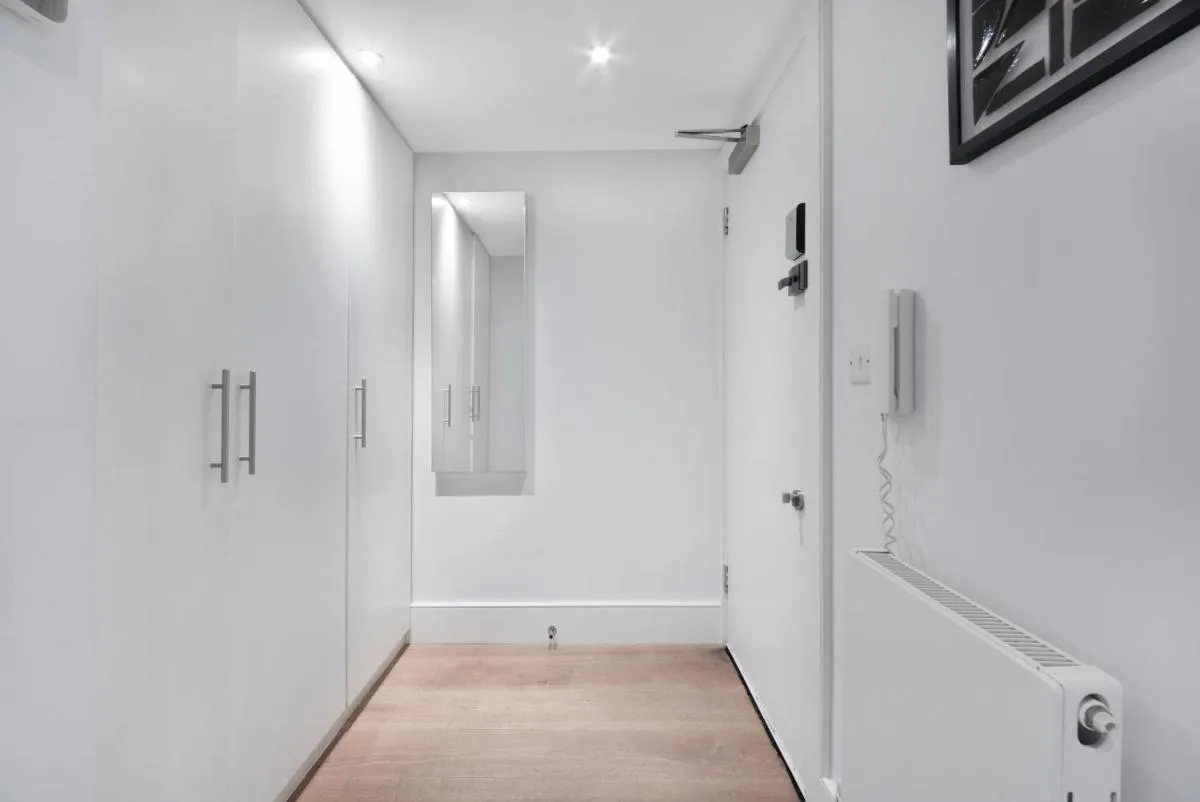 Image 3 of Modern 1 Bed Apartment- Kings Cross Station