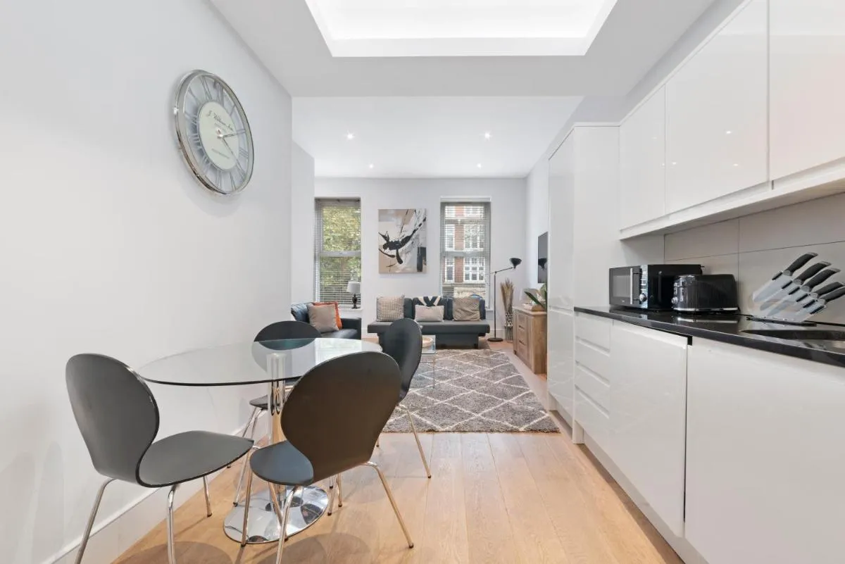 Image 4 of Modern 1 Bed Apartment- Kings Cross Station