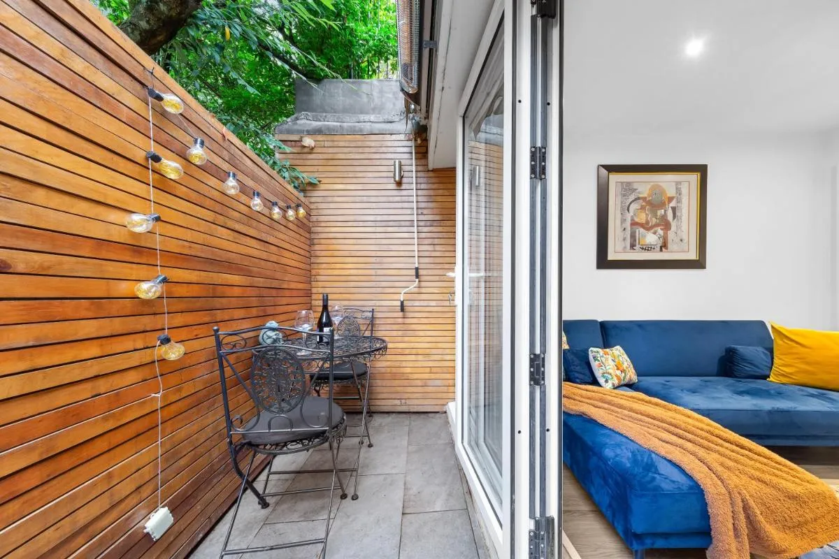 Image 3 of Modern 1 Bed Flat in Barnes near River Thames