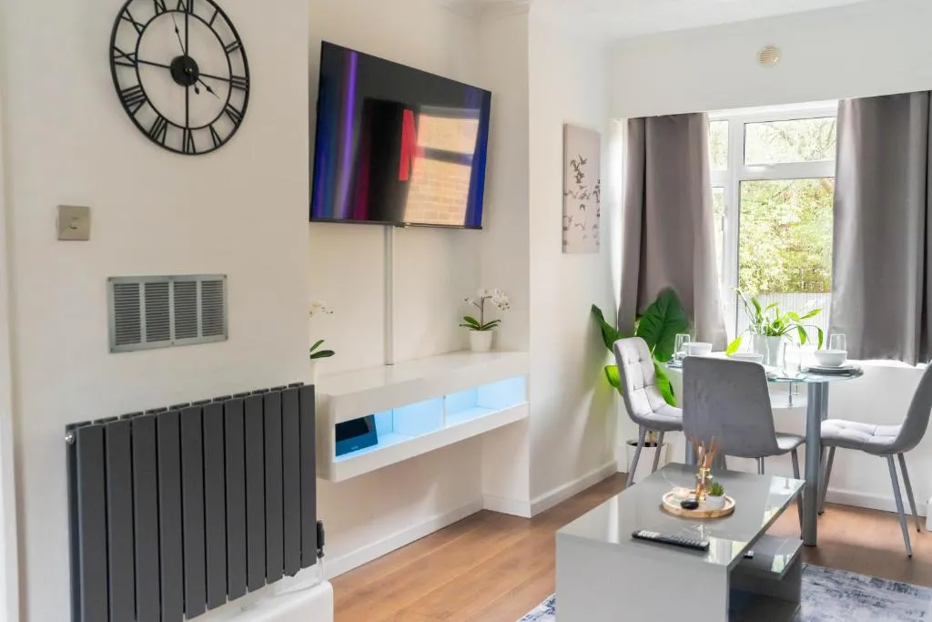 Modern 1 bed apartment in Greenwich – WIFI – NETFLIX and stations nearby
