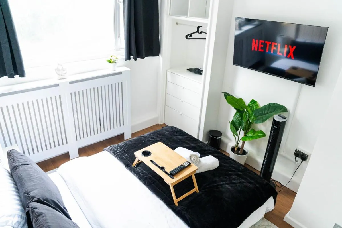 Image 5 of Modern 1 bed apartment in Greenwich – WIFI – NETFLIX and stations nearby