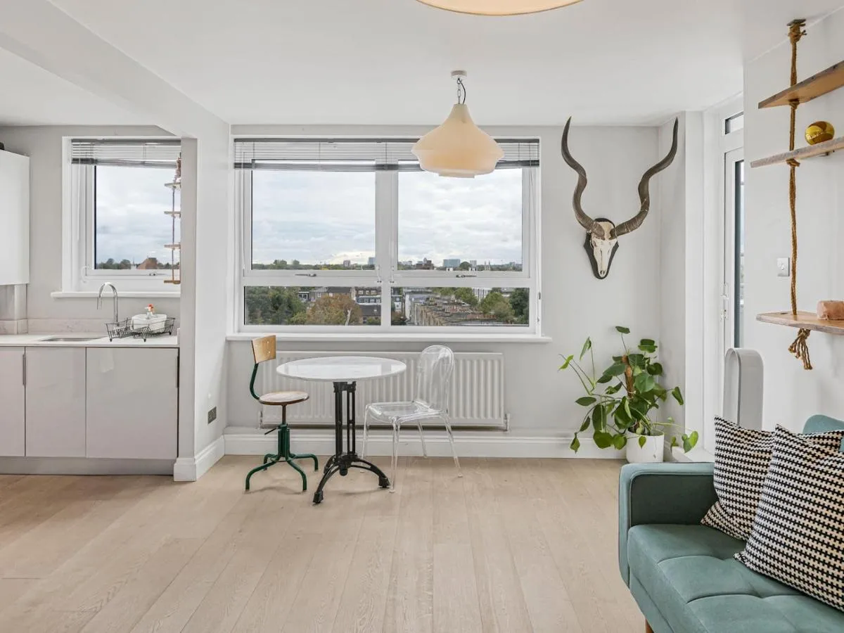 Image 2 of Modern 1 bedroom Apartment with views on West London – Pass the Keys