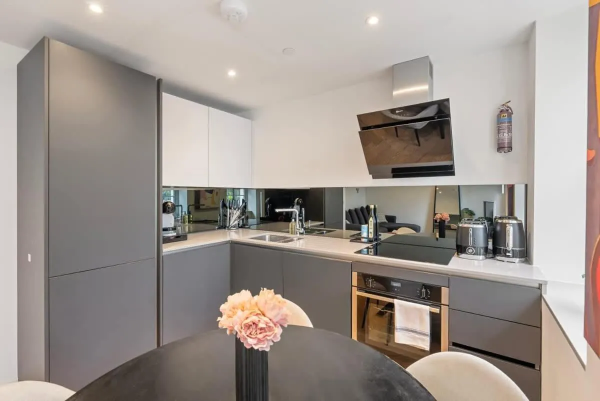Image 5 of Modern 1 bedroom apartment in Fitzrovia