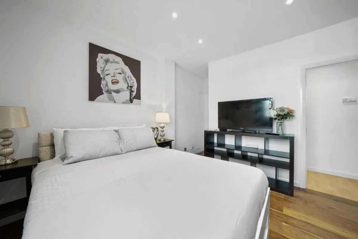 Image 2 of Modern 2Bed Apartment London Greenwich Cutty Sark O2 Arena – Perfect for long stay reservations