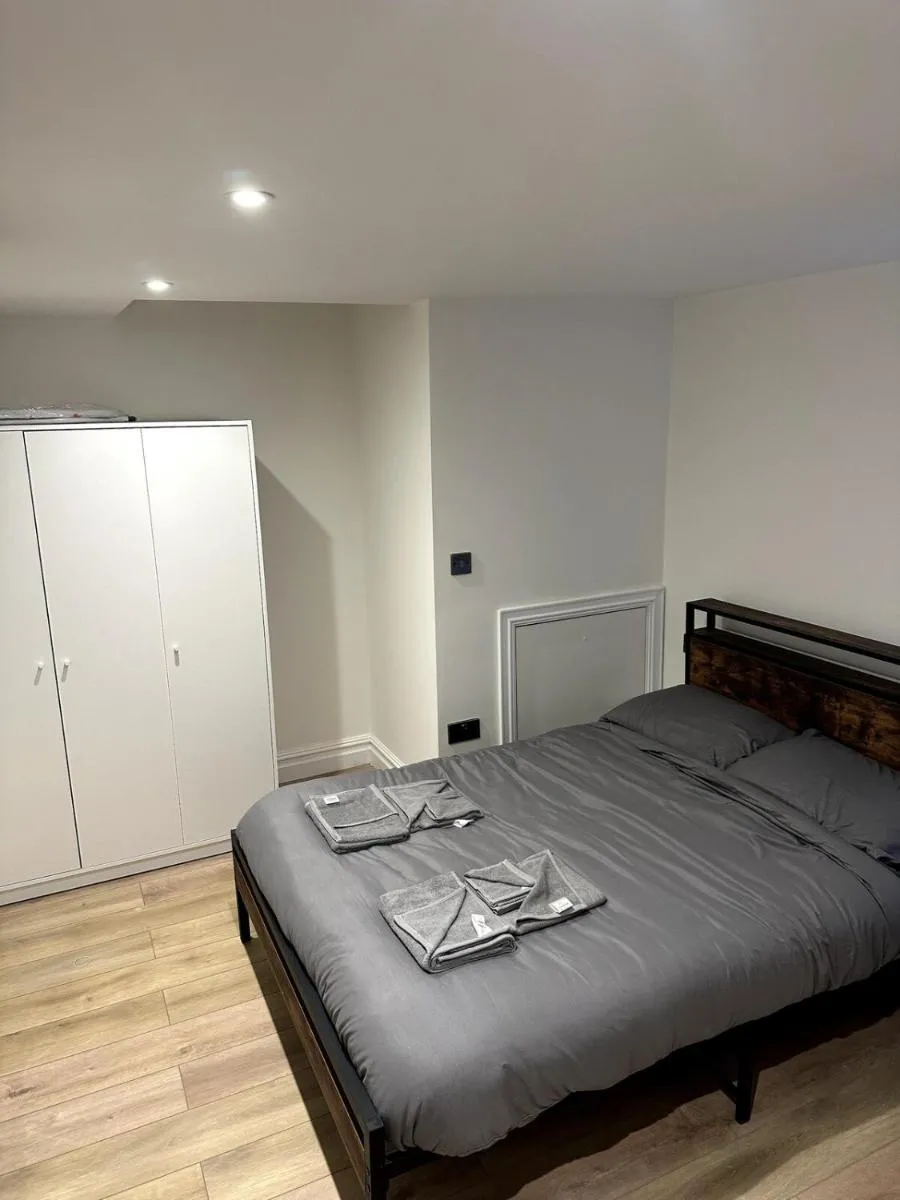 Image 4 of Modern 2-Bed Flat in Euston