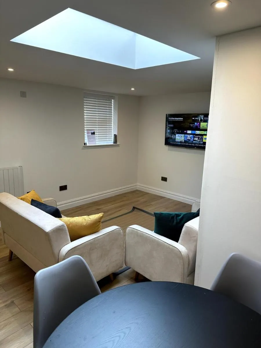 Image 5 of Modern 2-Bed Flat in Euston
