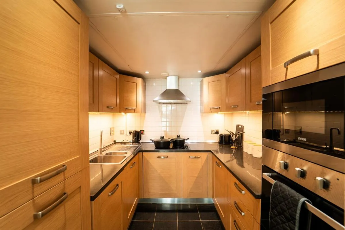 Image 4 of Modern 2-Bed Riverside Apartment in Greenwich