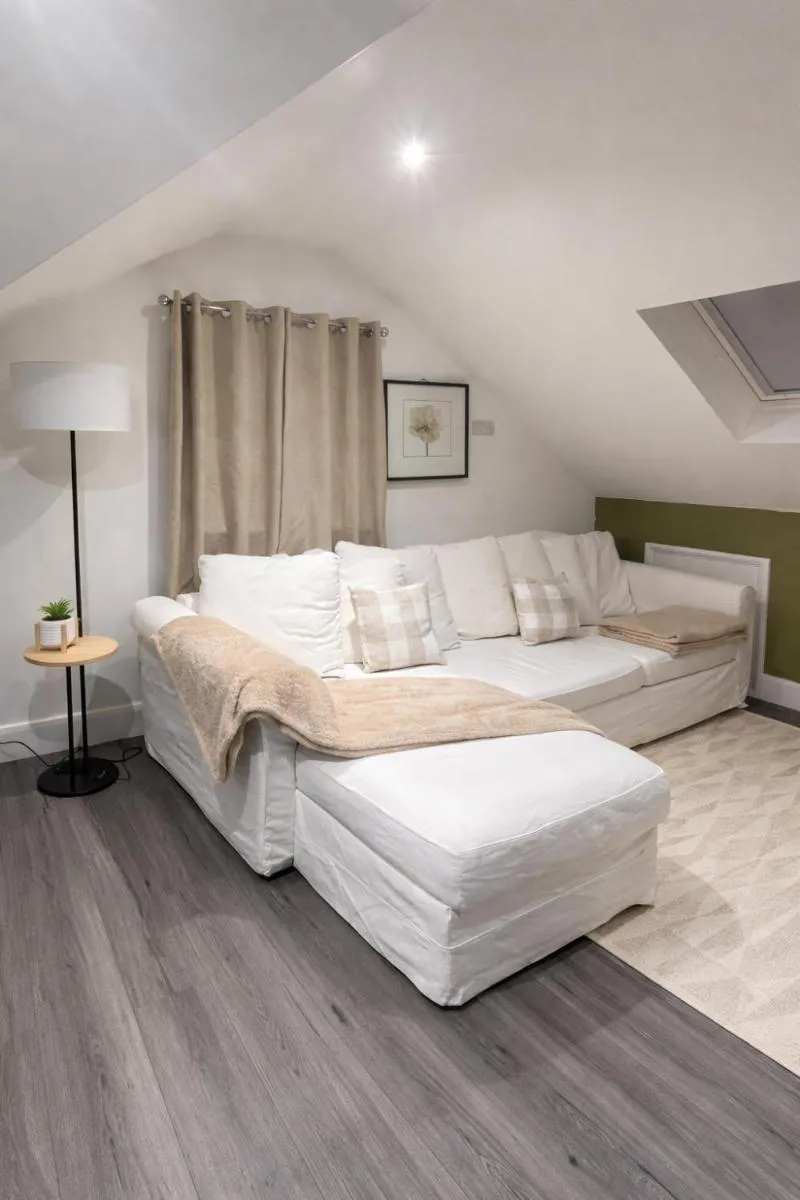Image 4 of Modern 2-Bedroom Apartment in East London