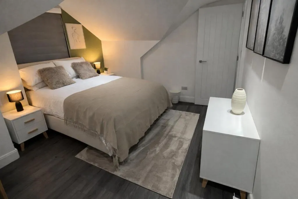 Image 1 of Modern 2-Bedroom Apartment in East London