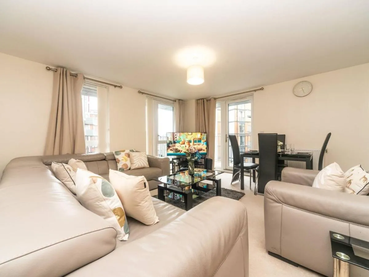 Image 5 of Modern 2Bedroom & 2Bathroom Apartment in Colindale – North London – Pass the Keys