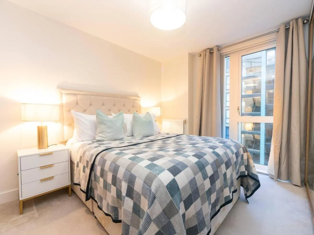 Image 2 of Modern 2Bedroom & 2Bathroom Apartment in Colindale – North London – Pass the Keys
