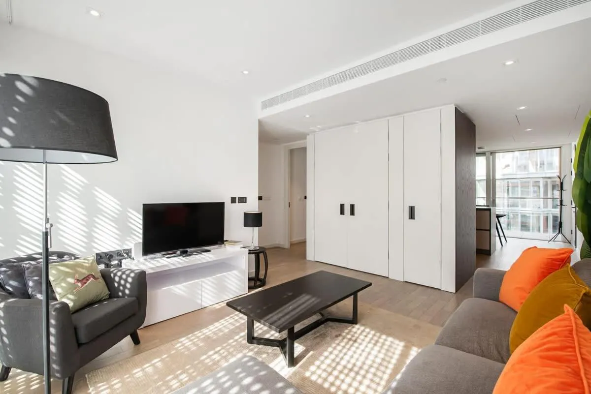 Image 5 of Modern 2 Bed Battersea Power Station