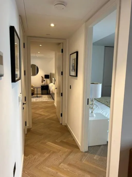 Image 4 of Modern 2 Bed Flat at Battersea