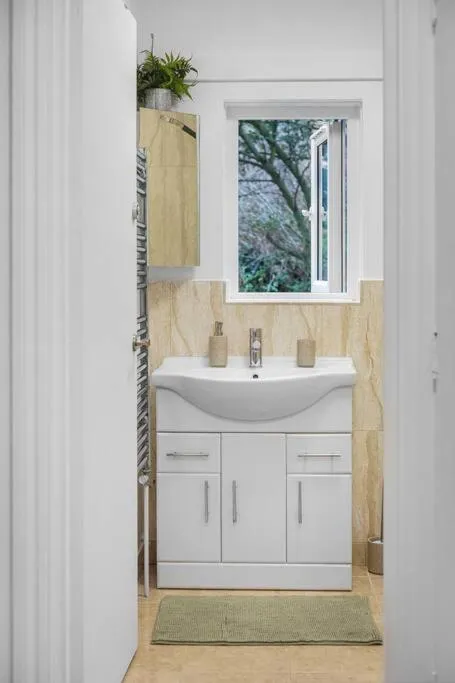 Image 4 of Modern 2 Bedroom Townhouse Flat in King’s Cross