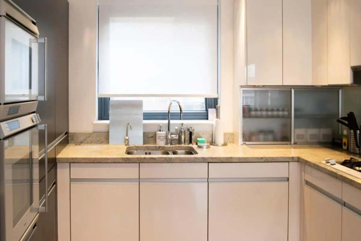 Image 3 of Modern 2 Bedroom with balcony Near Oxford Street