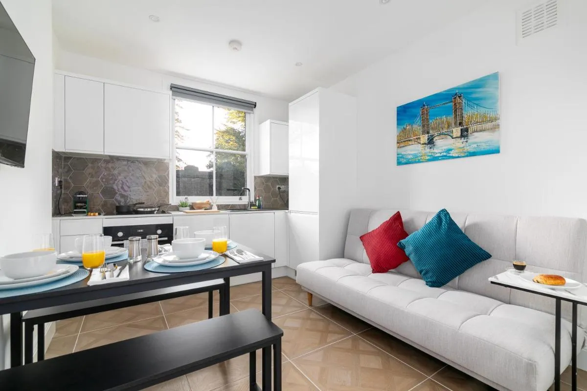 Image 5 of Modern 2 bed en-suite Chelsea