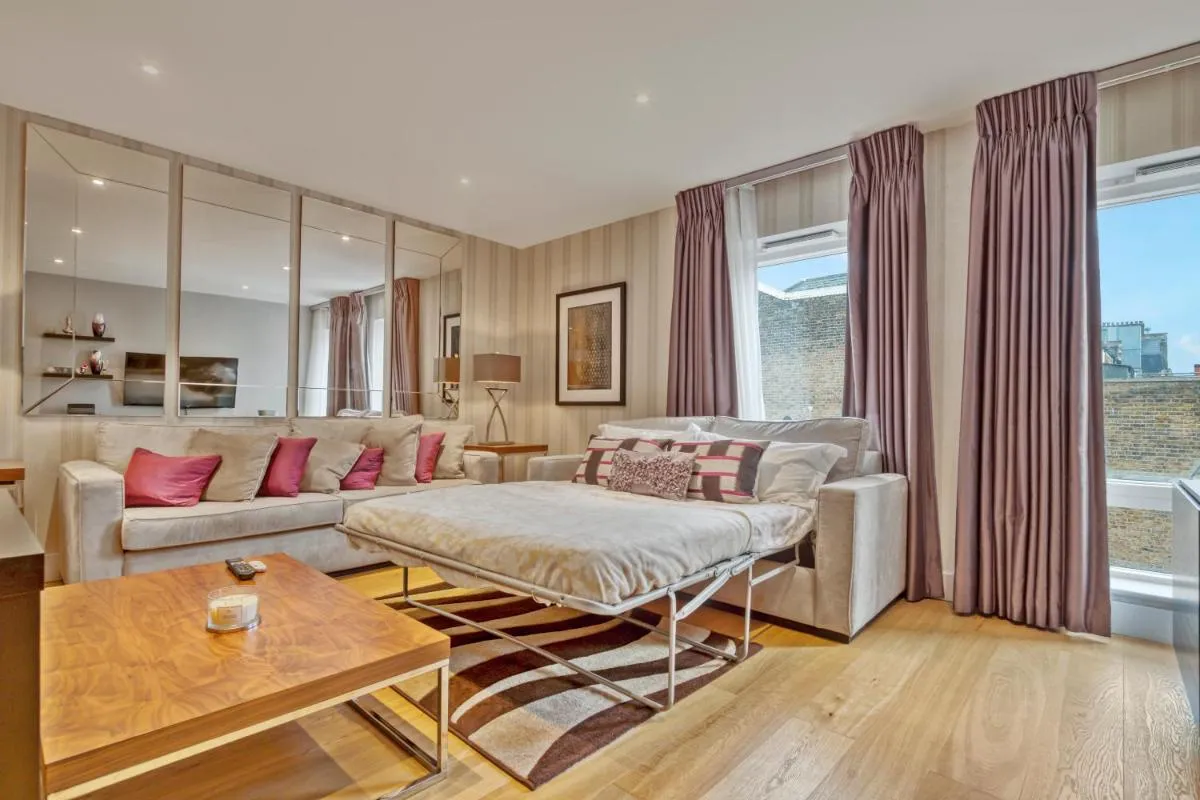 Image 4 of Modern 2 bedroom & 2 bathroom apartment in Fulham