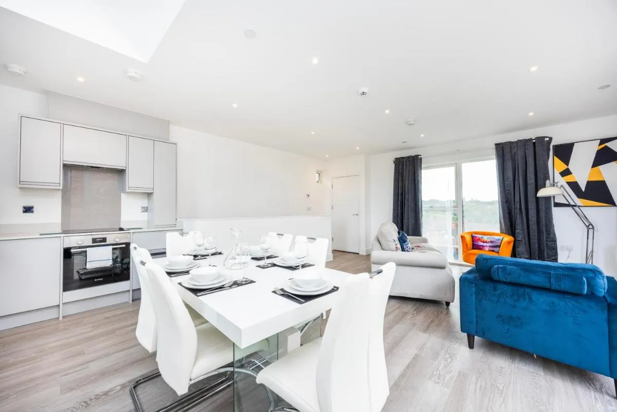 Image 4 of Modern 3 Bedroom House With Balconies & Parking