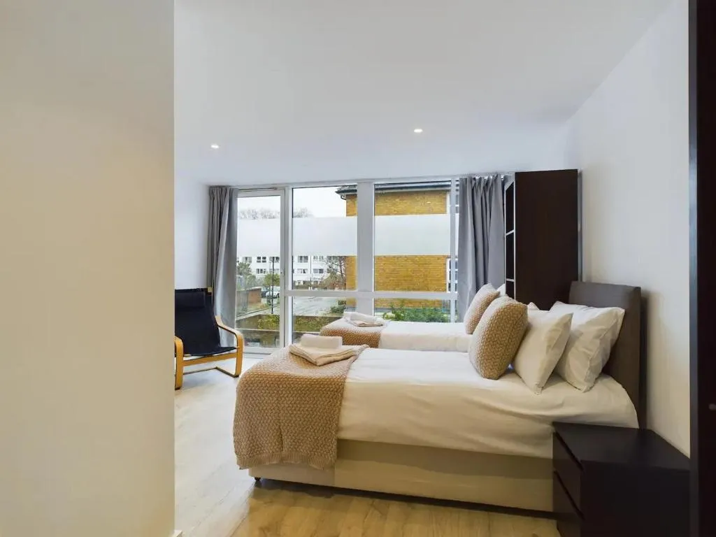 Modern 4Bed 3Bath Balcony Apartment in Shoreditch – Pass the Keys