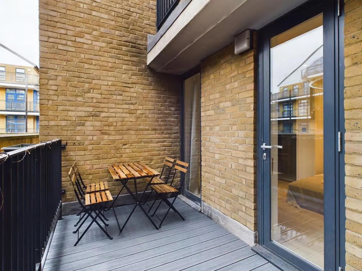 Image 2 of Modern 4Bed 3Bath Balcony Apartment in Shoreditch – Pass the Keys