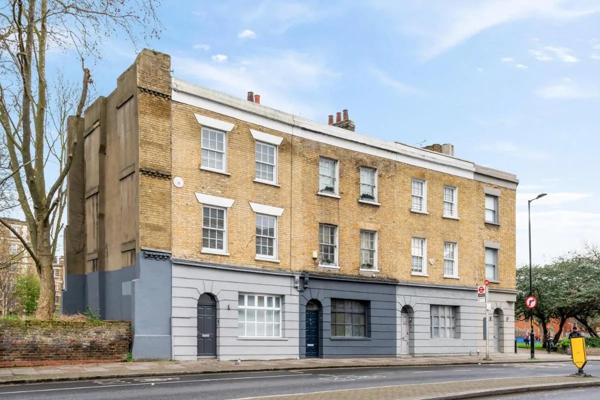 Image 5 of Modern 4 Bedroom Townhouse with Cinema Room in the heart of London SE1