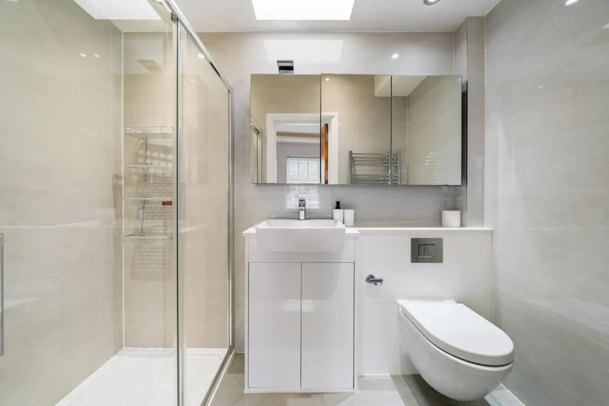 Image 3 of Modern 4 Bedroom Townhouse with Cinema Room in the heart of London SE1