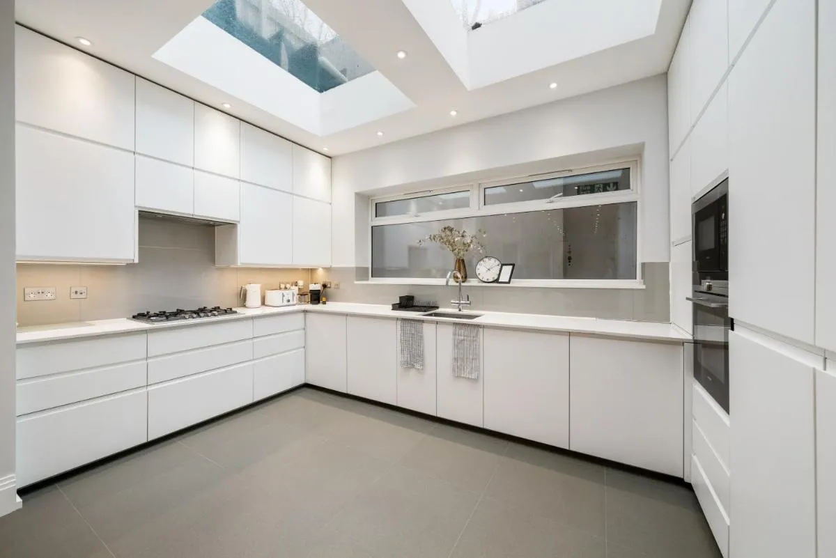 Image 4 of Modern 4 Bedroom Townhouse with Cinema Room in the heart of London SE1